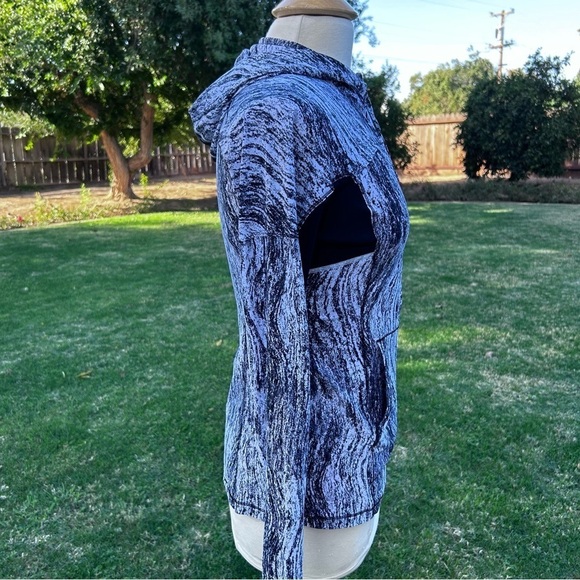 LULULEMON Runbeam Hoodie Heat Wave Print | Size 6 - Picture 6 of 16